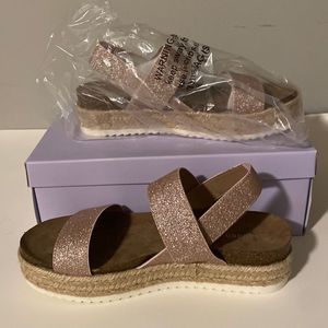 Madden Girl Women’s Cybell Sandal Rose Gold Glitter Size 8